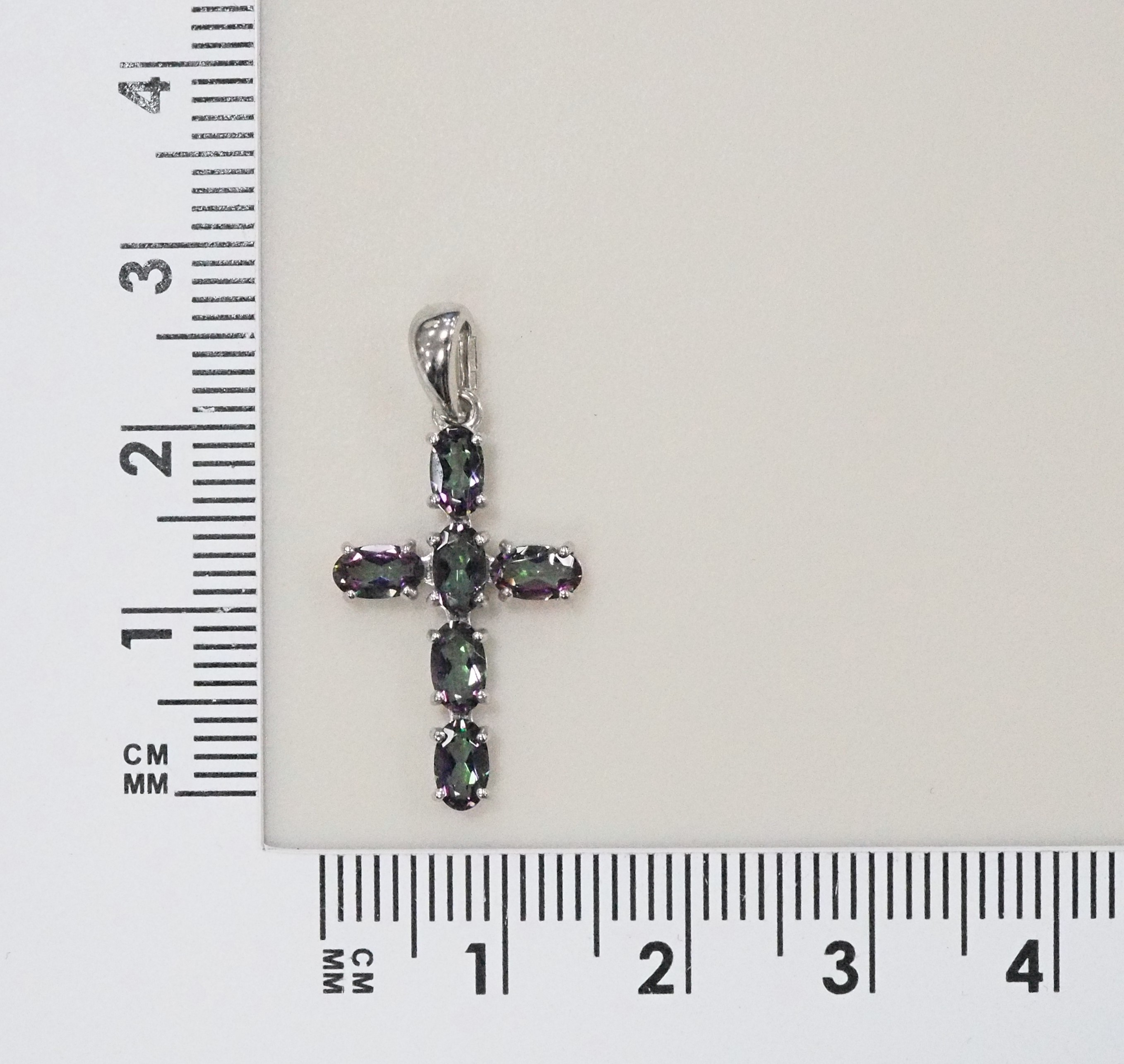 Серебряная подвеска-крест с топазами мистик